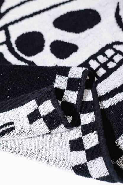 Skull Caddie Knitted Towel - Black / White: Black / White / O/S