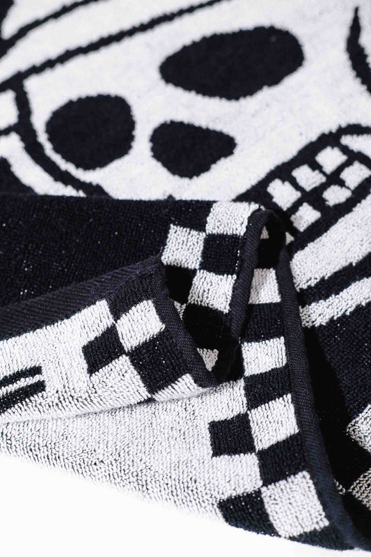 Skull Caddie Knitted Towel - Black / White: Black / White / O/S