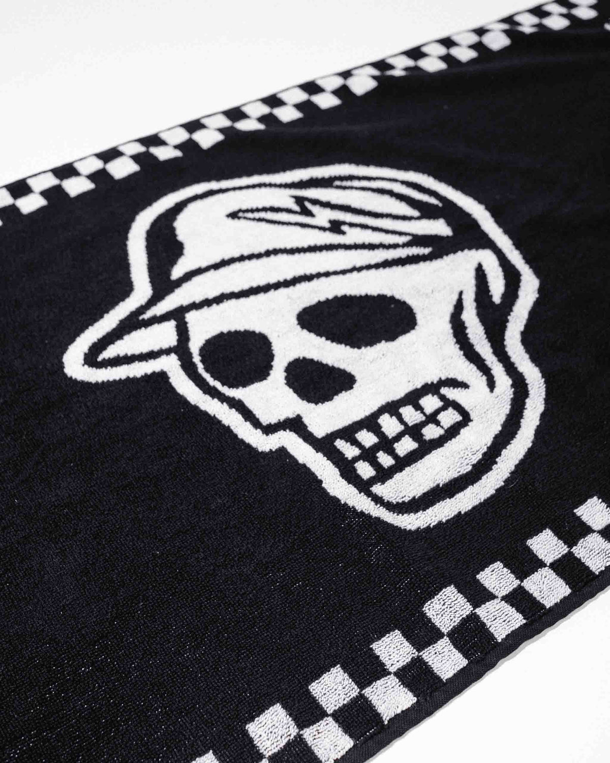 Skull Caddie Knitted Towel - Black / White: Black / White / O/S
